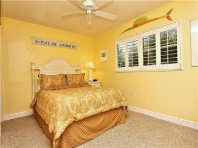 Master Bedroom has Queen Bed
